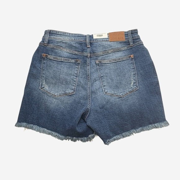 Judy Blue 2-Button Dad Shorts Size XL Distressed Medium Wash Stretch 152103 - Picture 2 of 12